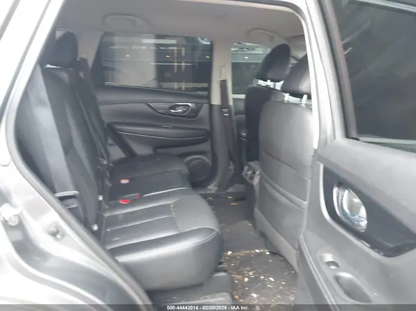 JN8AT2MT8HW403877 2017 NISSAN ROGUE - Image 8