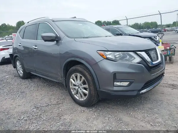 JN8AT2MT8HW404124 2017 NISSAN ROGUE - Image 1