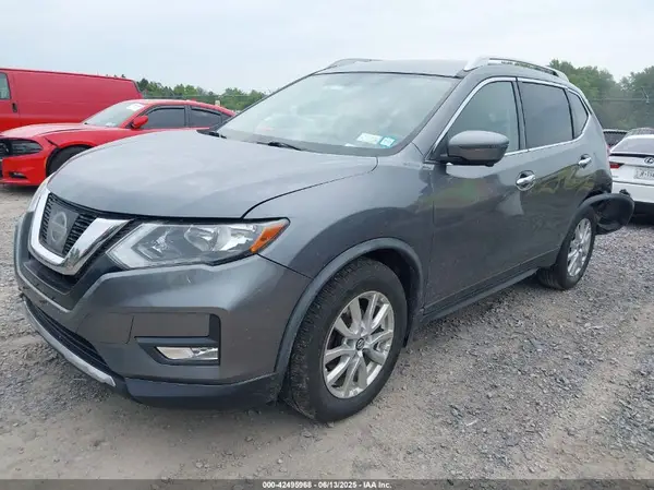 JN8AT2MT8HW404124 2017 NISSAN ROGUE - Image 2