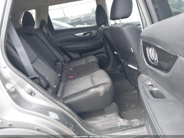 JN8AT2MT8HW404124 2017 NISSAN ROGUE - Image 8