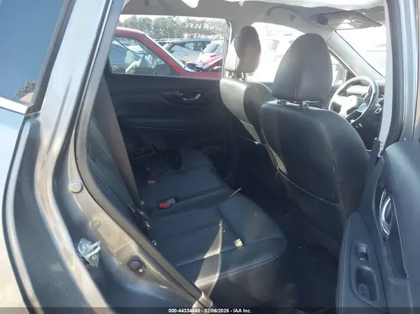 JN8AT2MT8HW404656 2017 NISSAN ROGUE - Image 8