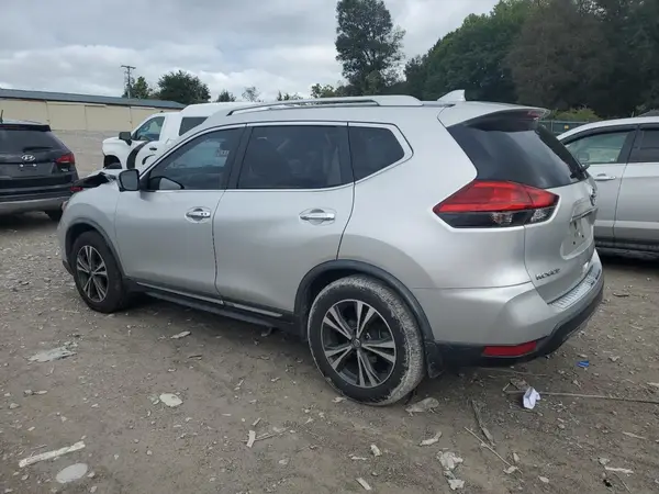 JN8AT2MT8HW408125 2017 NISSAN ROGUE - Image 2