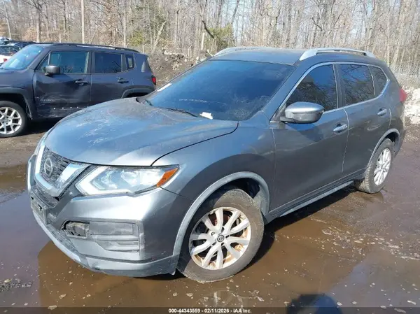 JN8AT2MT8JW450140 2018 NISSAN ROGUE - Image 2