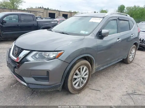 JN8AT2MT8JW450168 2018 NISSAN ROGUE - Image 2