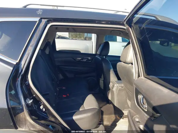 JN8AT2MT8JW451580 2018 NISSAN ROGUE - Image 8
