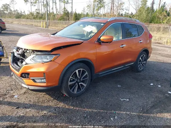 JN8AT2MT8JW455953 2018 NISSAN ROGUE - Image 2