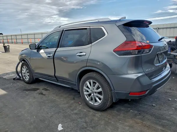 JN8AT2MT8JW456004 2018 NISSAN ROGUE - Image 2