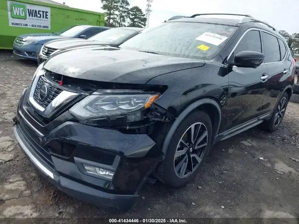 JN8AT2MT8JW456021 2018 NISSAN ROGUE - Image 2