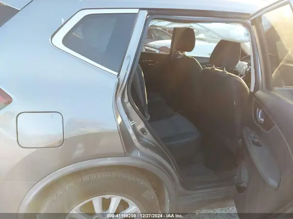 JN8AT2MT8JW456410 2018 NISSAN ROGUE - Image 8