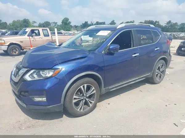 JN8AT2MT8JW456438 2018 NISSAN ROGUE - Image 2