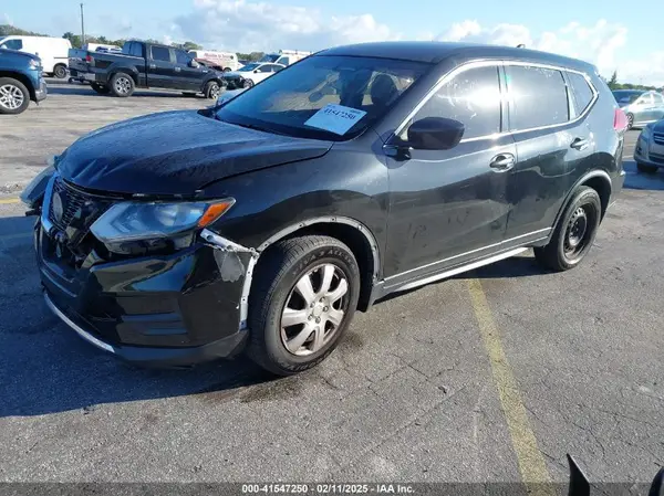 JN8AT2MT8JW456844 2018 NISSAN ROGUE - Image 2