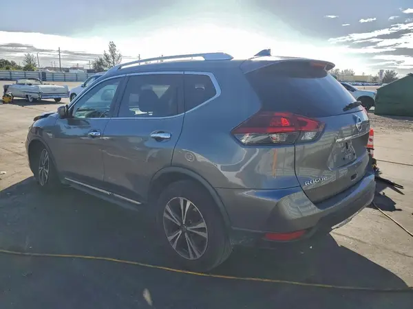JN8AT2MT8JW461977 2018 NISSAN ROGUE - Image 2