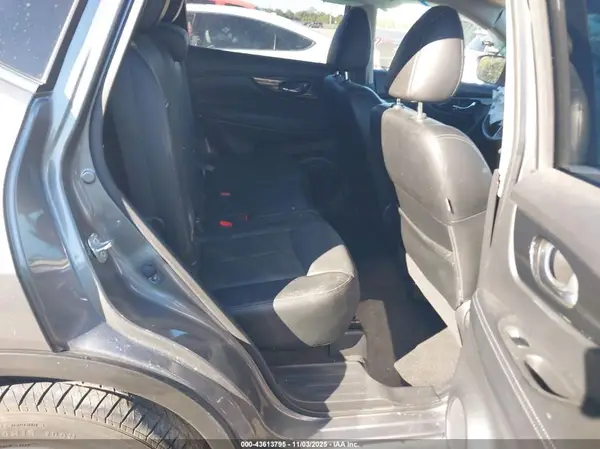 JN8AT2MT8JW462031 2018 NISSAN ROGUE - Image 8