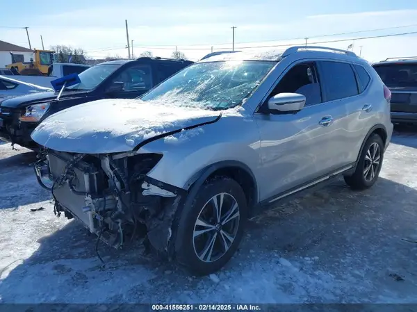 JN8AT2MT8JW462191 2018 NISSAN ROGUE - Image 2