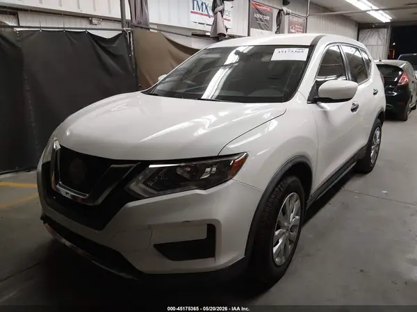 JN8AT2MT8JW464927 2018 NISSAN ROGUE - Image 2