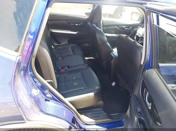 JN8AT2MT8JW464992 2018 NISSAN ROGUE - Image 8