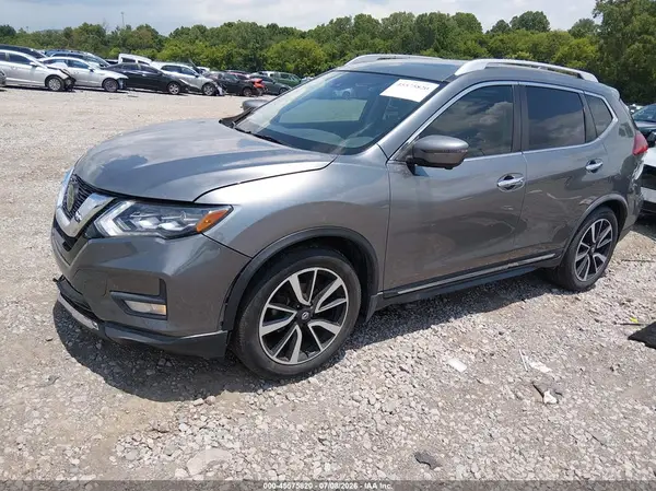 JN8AT2MT8JW465270 2018 NISSAN ROGUE - Image 2