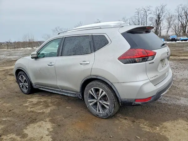 JN8AT2MT8JW465978 2018 NISSAN ROGUE - Image 2