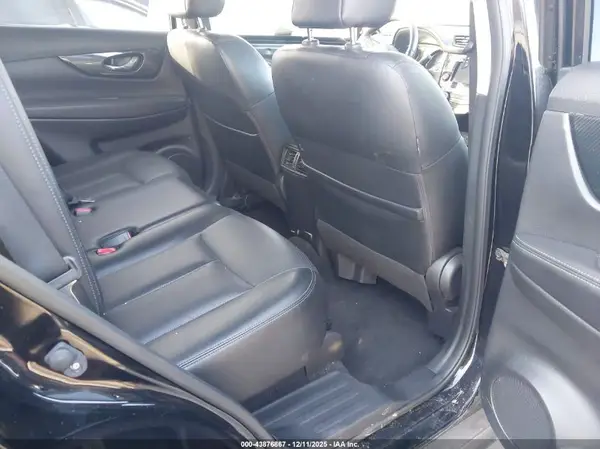 JN8AT2MT8JW466029 2018 NISSAN ROGUE - Image 8
