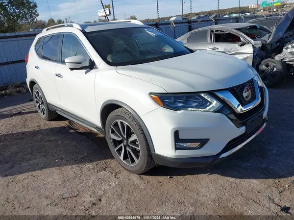 JN8AT2MT8JW468055 2018 NISSAN ROGUE - Image 1