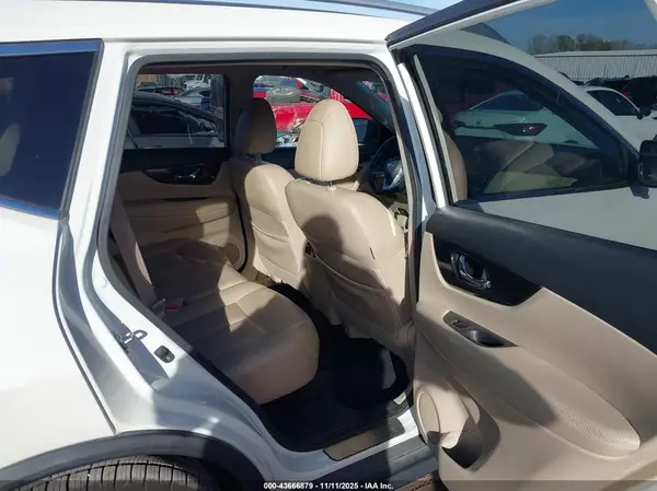JN8AT2MT8JW468055 2018 NISSAN ROGUE - Image 8