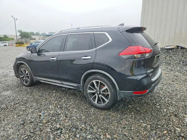 JN8AT2MT8JW468475 2018 NISSAN ROGUE - Image 2