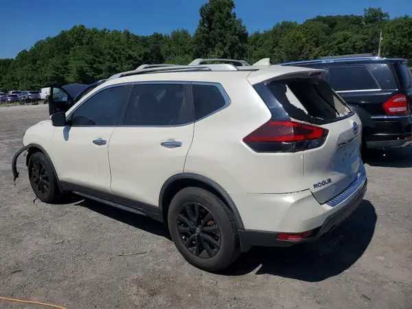 JN8AT2MT8JW490301 2018 NISSAN ROGUE - Image 2