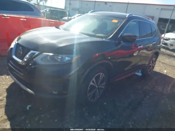 JN8AT2MT8KW251140 2019 NISSAN ROGUE - Image 2