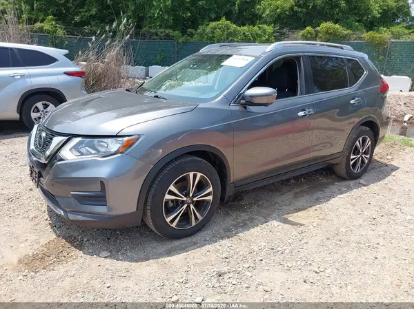 JN8AT2MT8KW253566 2019 NISSAN ROGUE - Image 2