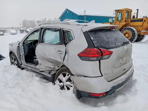 JN8AT2MT8KW255611 2019 NISSAN ROGUE - Image 2