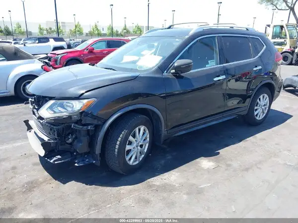 JN8AT2MT8KW261182 2019 NISSAN ROGUE - Image 2