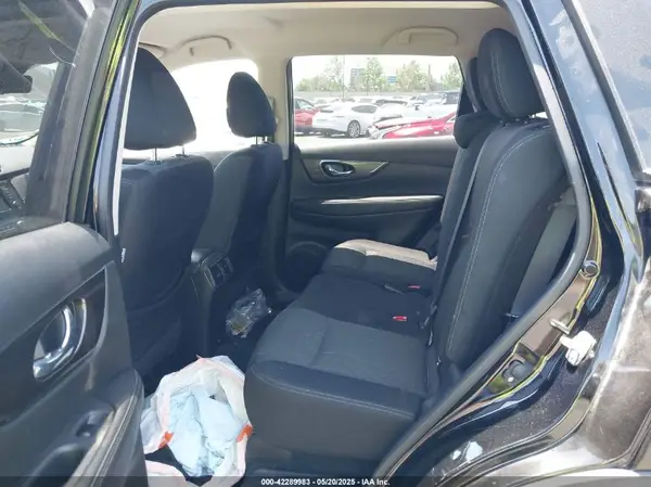 JN8AT2MT8KW261182 2019 NISSAN ROGUE - Image 8