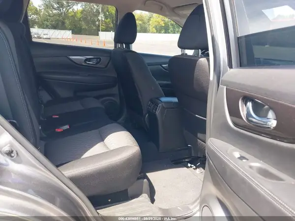JN8AT2MT8KW262171 2019 NISSAN ROGUE - Image 8