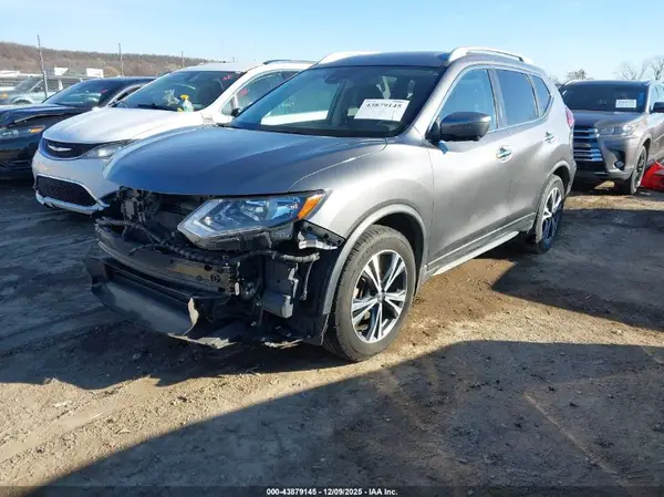 JN8AT2MT8KW263613 2019 NISSAN ROGUE - Image 2