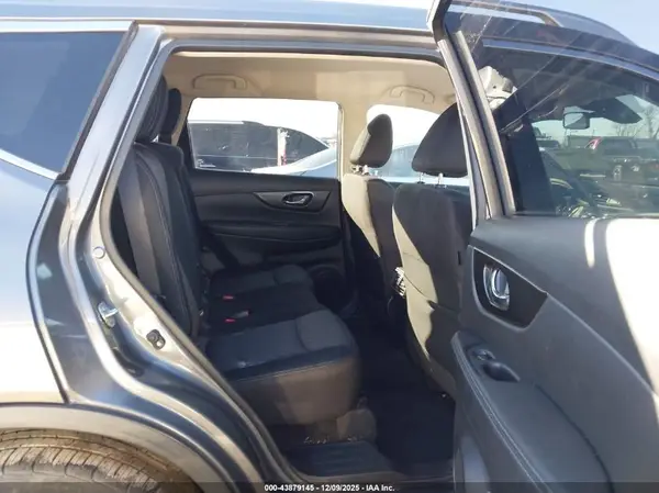 JN8AT2MT8KW263613 2019 NISSAN ROGUE - Image 8