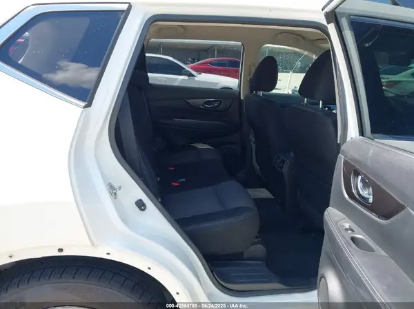 JN8AT2MT8KW266642 2019 NISSAN ROGUE - Image 8