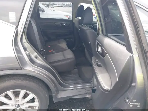 JN8AT2MT8KW267595 2019 NISSAN ROGUE - Image 8