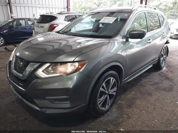 JN8AT2MT8KW500620 2019 NISSAN ROGUE - Image 2