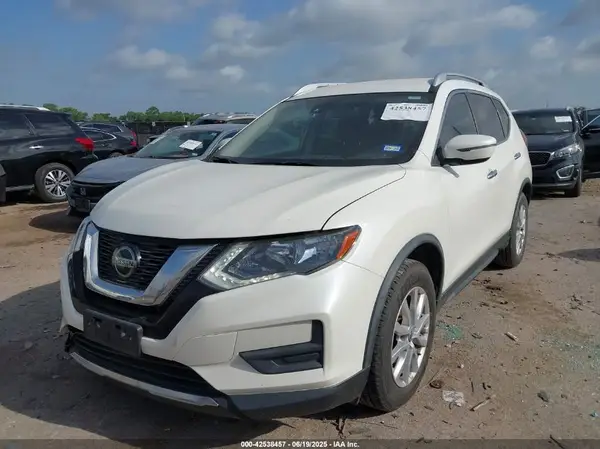 JN8AT2MT8KW503811 2019 NISSAN ROGUE - Image 2