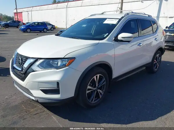 JN8AT2MT8LW007733 2020 NISSAN ROGUE - Image 2
