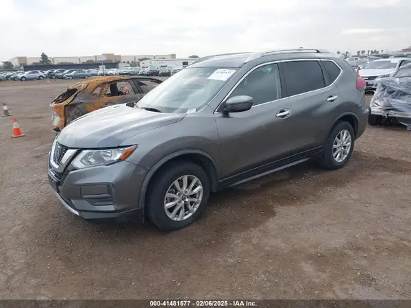 JN8AT2MT8LW008090 2020 NISSAN ROGUE - Image 2