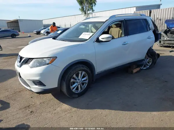 JN8AT2MT9GW003213 2016 NISSAN ROGUE - Image 2