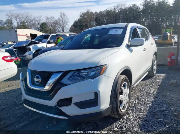 JN8AT2MT9HW130772 2017 NISSAN ROGUE - Image 2