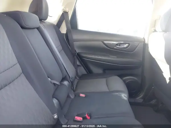 JN8AT2MT9HW130772 2017 NISSAN ROGUE - Image 8