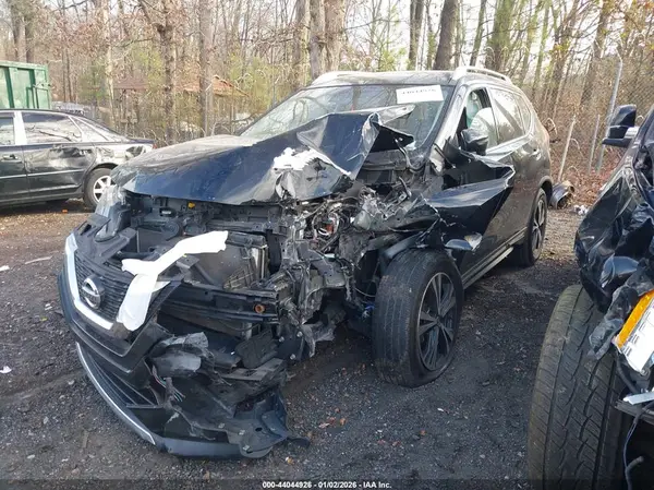 JN8AT2MT9HW132361 2017 NISSAN ROGUE - Image 2