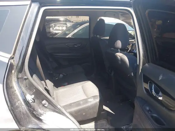 JN8AT2MT9HW134126 2017 NISSAN ROGUE - Image 8