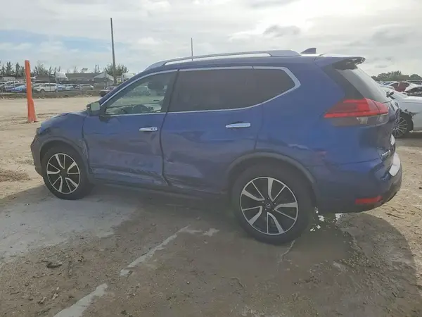JN8AT2MT9HW137091 2017 NISSAN ROGUE - Image 2