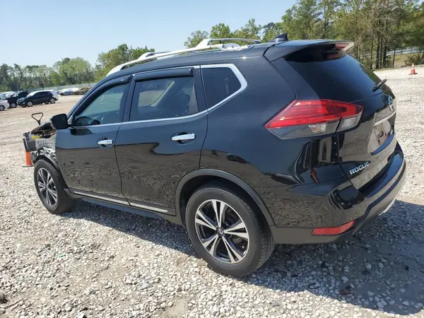 JN8AT2MT9HW137320 2017 NISSAN ROGUE - Image 2