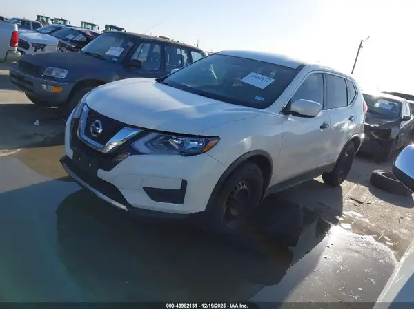JN8AT2MT9HW137933 2017 NISSAN ROGUE - Image 2