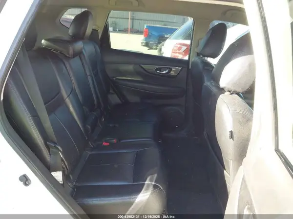 JN8AT2MT9HW137933 2017 NISSAN ROGUE - Image 8